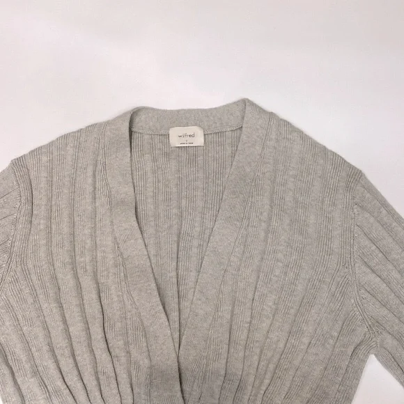 Aritzia Wilfred Plunge Front Cardigan - Picture 6 of 13